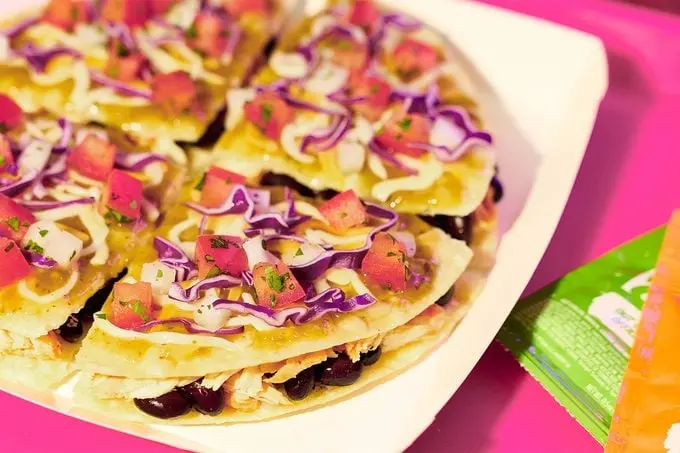 New Mexican Pizza Hits Taco Bell Menu