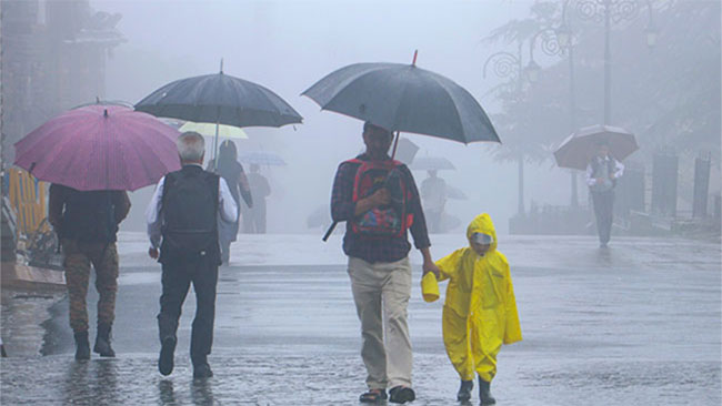 Southwest-monsoon-brings-heavy-rain-strong-winds-across-island