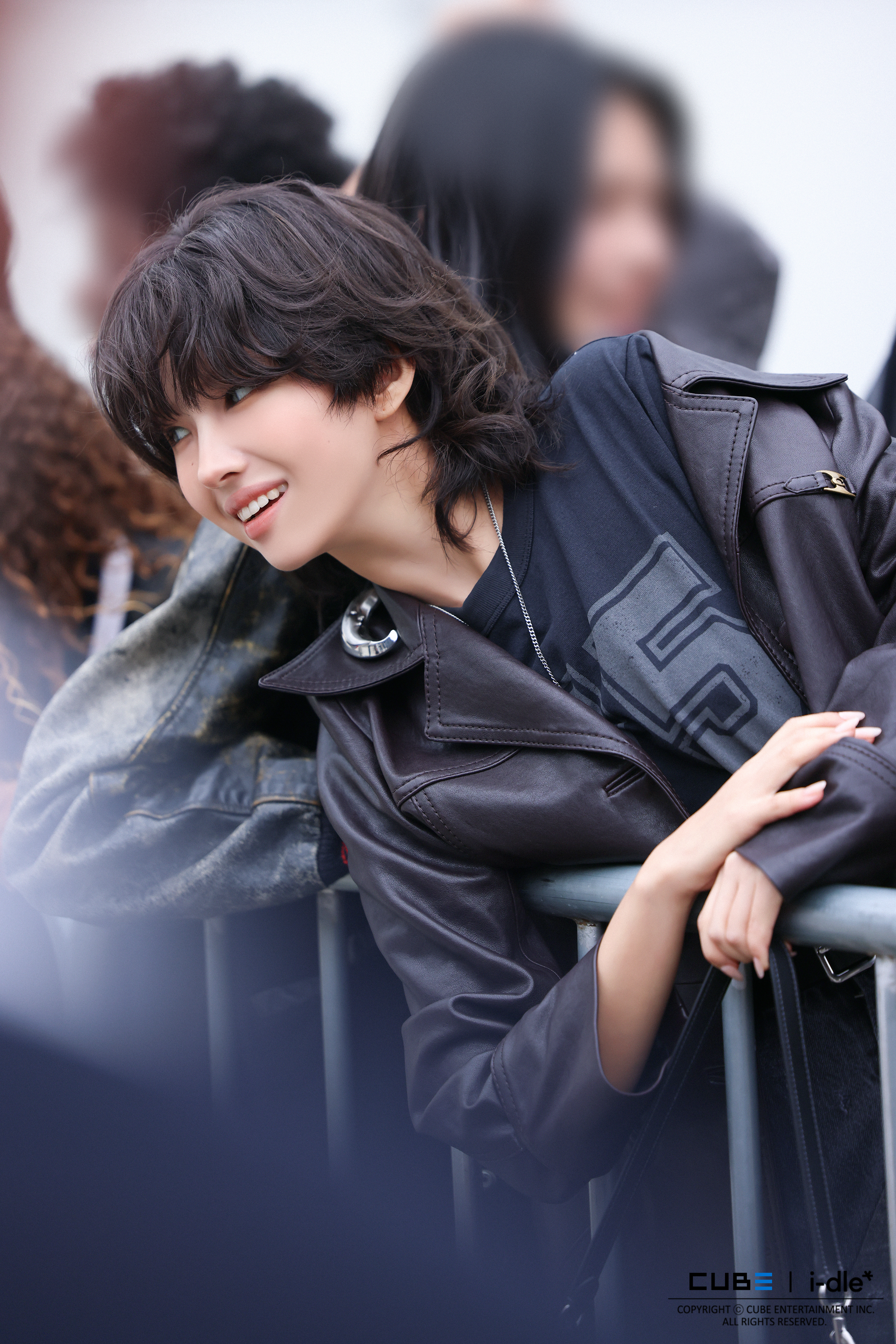 i dle (아이들) 소연 Coach 가을 캠페인 촬영 비하인드 04