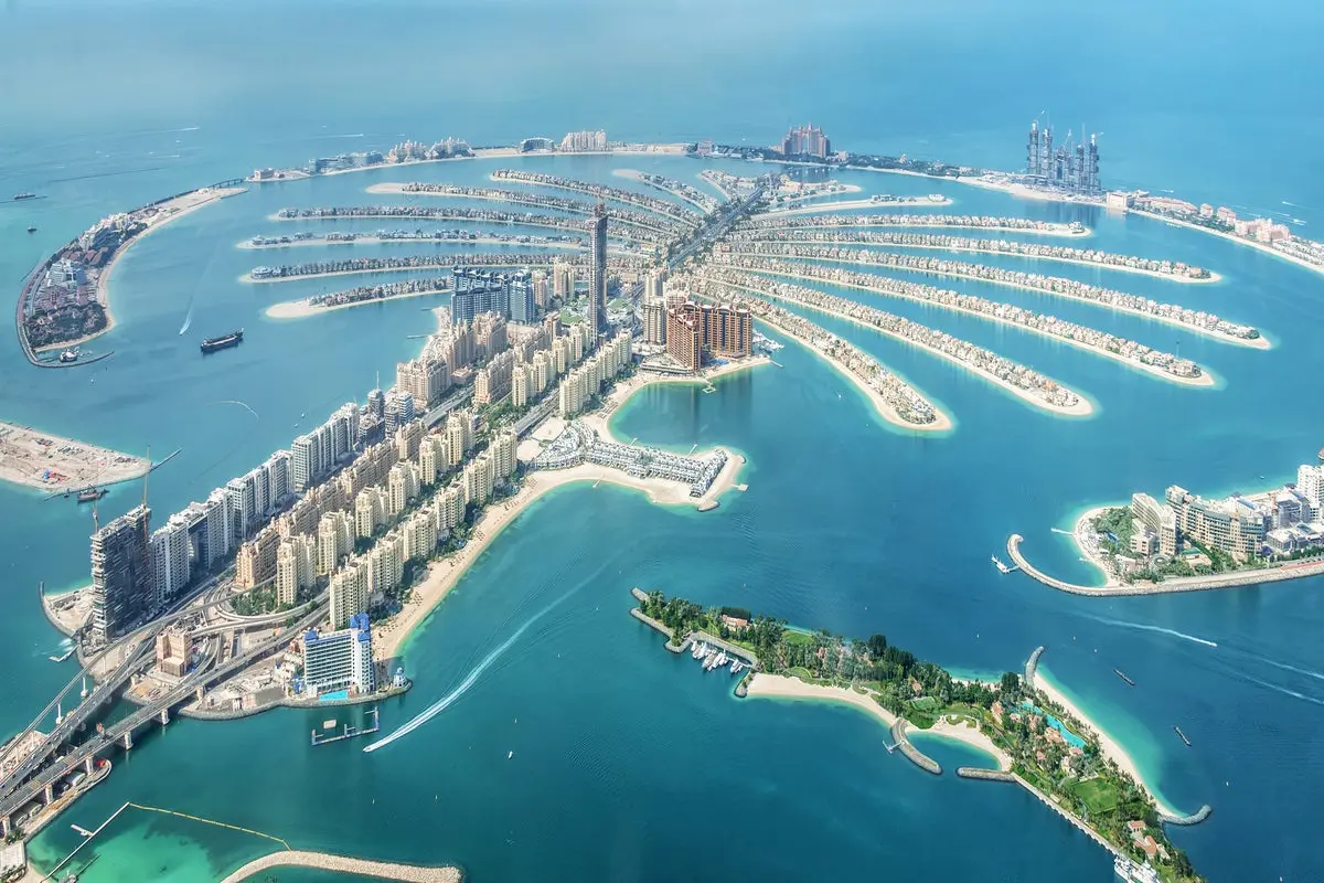 Marea Britanie avertizează împotriva călătoriilor în Emiratele Arabe Unite în contextul tensiunilor Iran-SUA