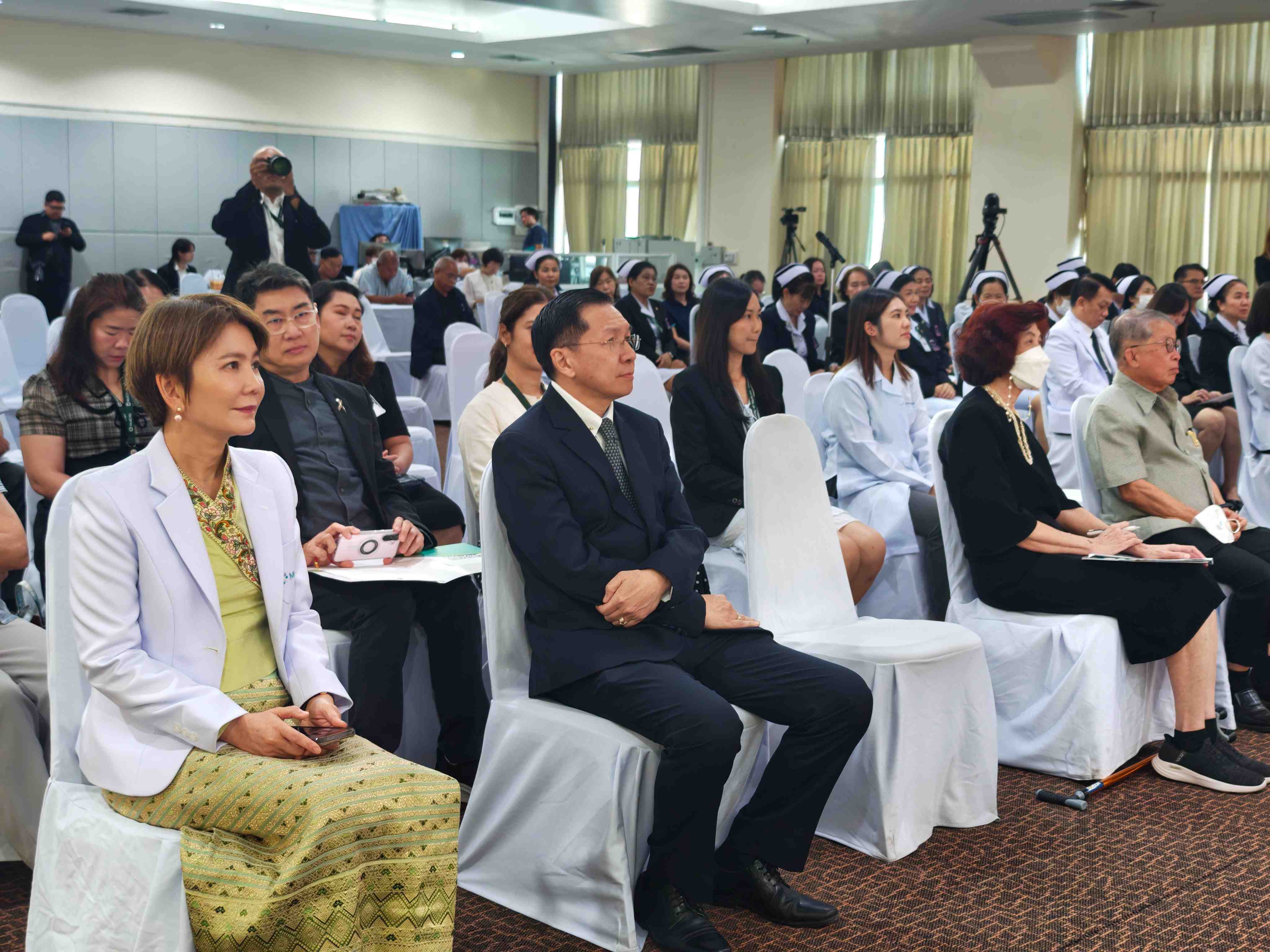 “หนึ่งครรภ์ สี่หัวใจ” ความสำเร็จทีมแพทย์สหสาชา คณะแพทยศาสตร์ มช. ดูแลครรภ์แฝดสี่จากการตั้งครรภ์ตามธรรมชาติ ความสำเร็จในการดูแลมารดาและทารกทั้ง 4 คน รูปที่ 14