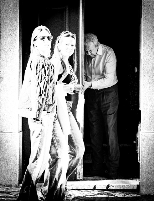 DSF5861 Edit Edit 2.jpg