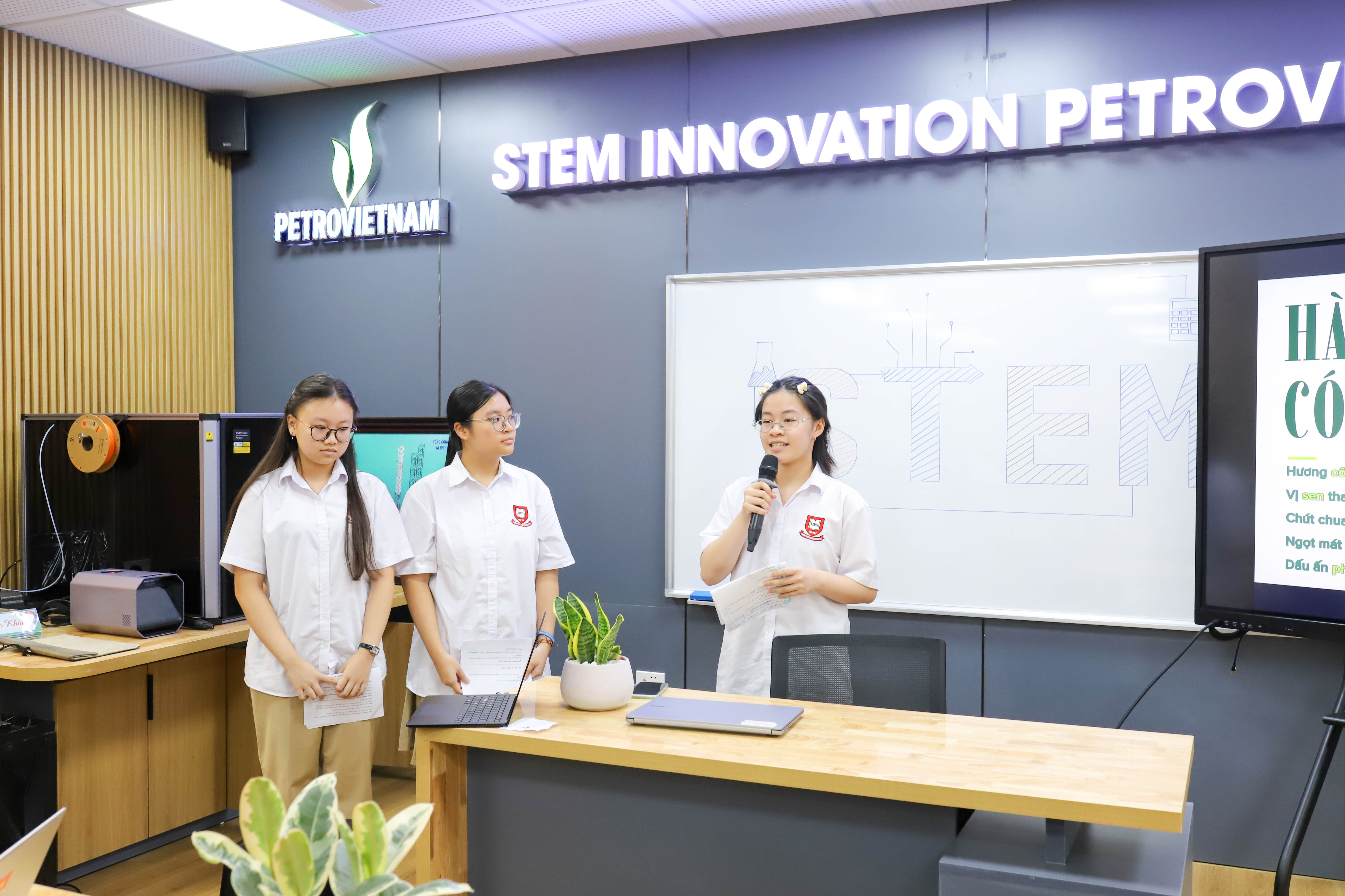 Dấu ấn lịch sử HES 11