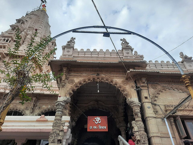 Mumba Devi Temple.jpg