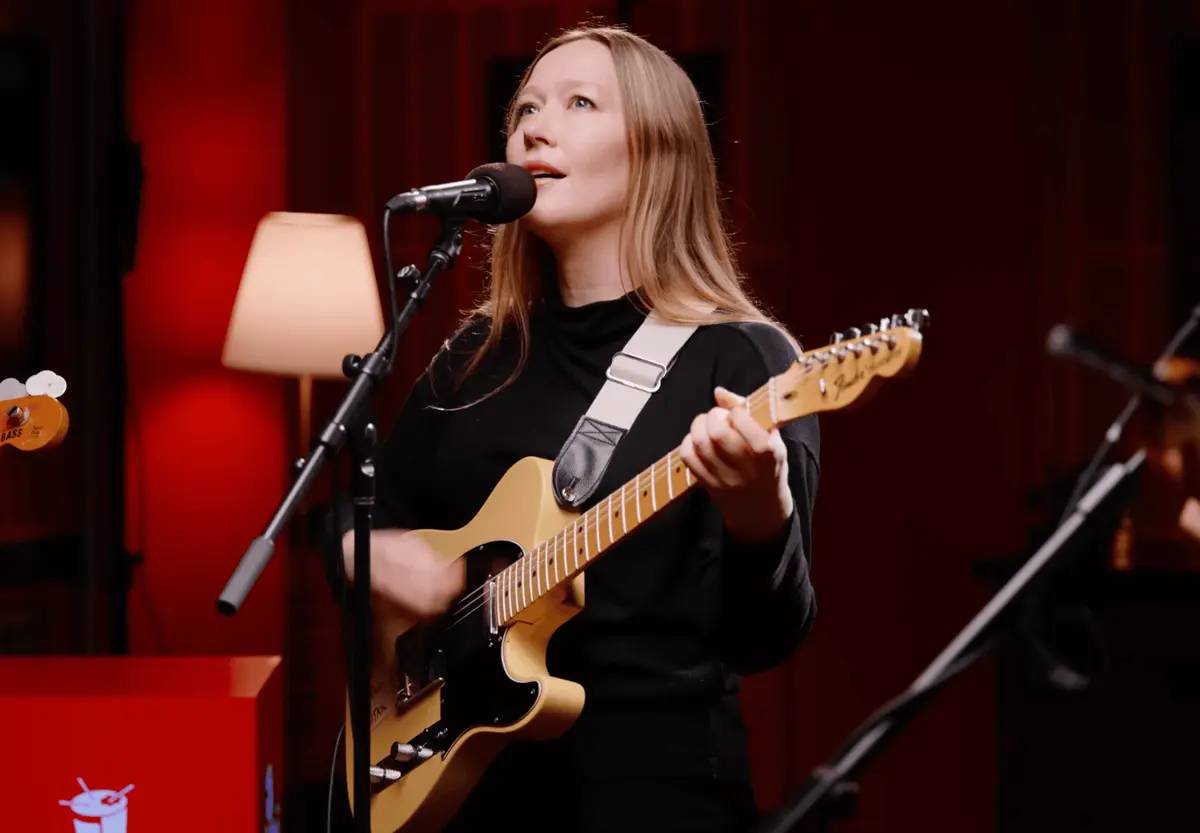 Julia Jacklin lansează reinterpretarea piesei „Every Morning