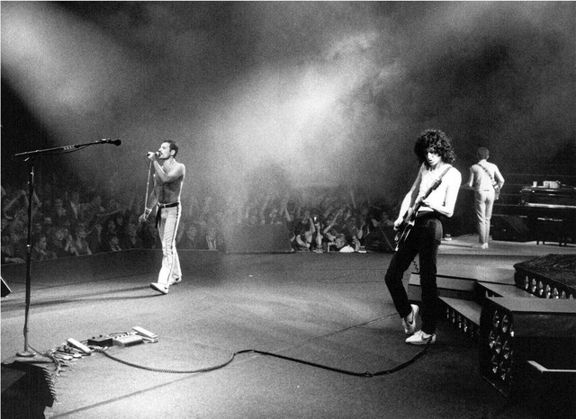 Queen-Vienna-1982-2.jpg