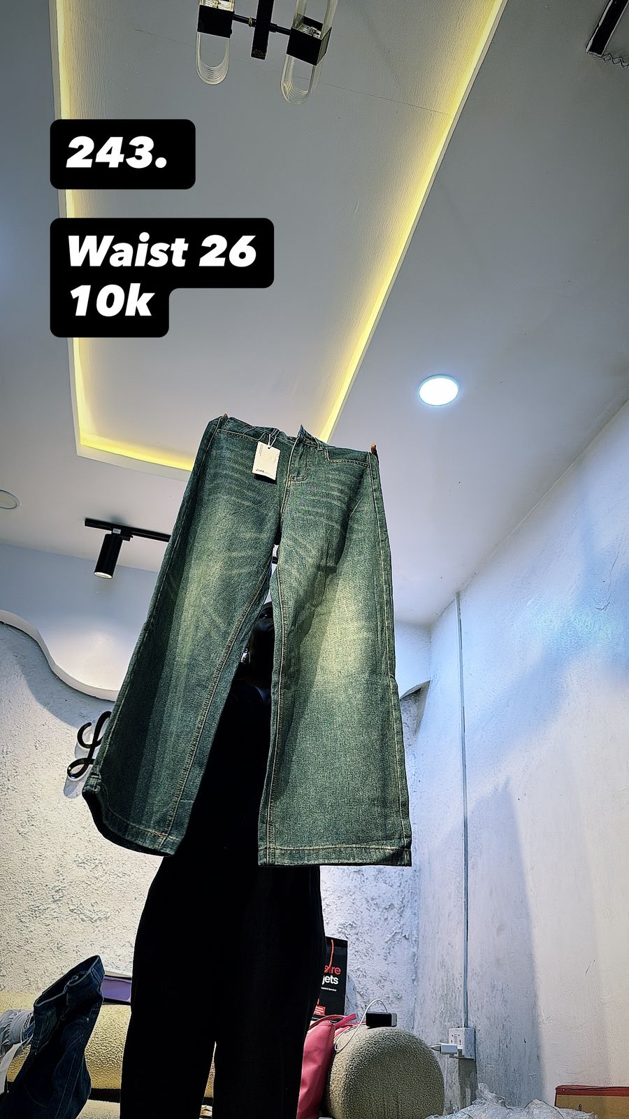 Waist 26