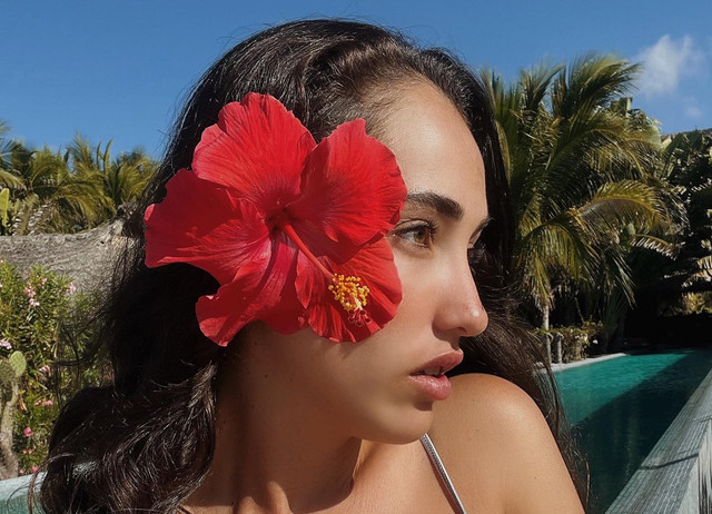 Keyy-Caputo-Wallpapers-Insta-Fit-Bio-2.jpg