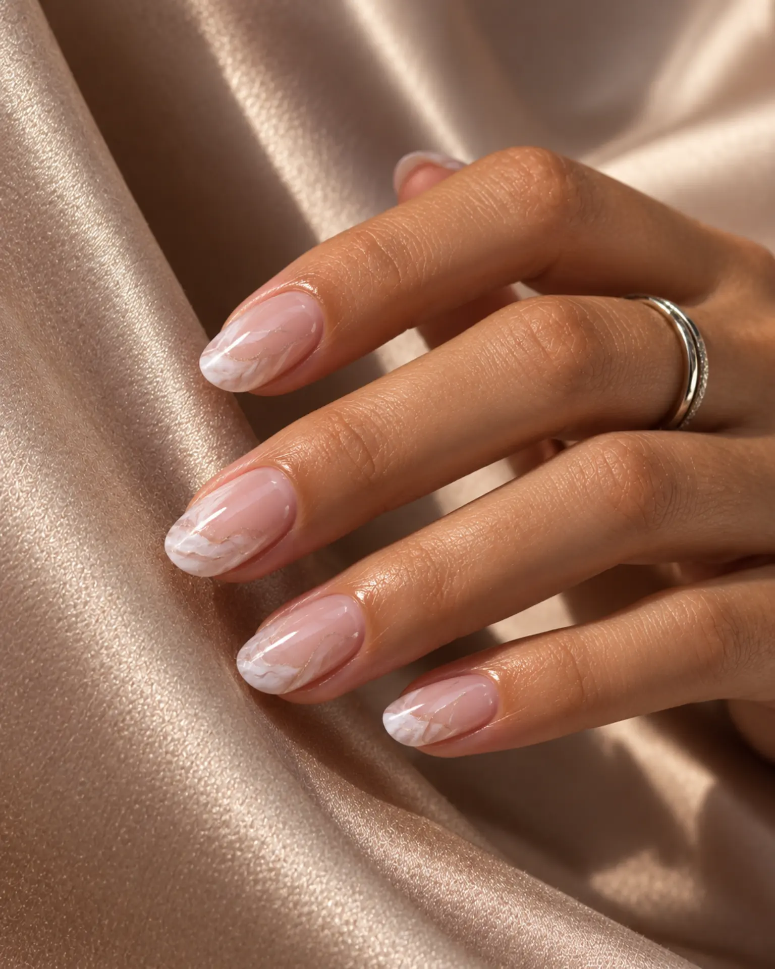 Winter Soft Marble Vein manicure inspiration for winter nail ideas