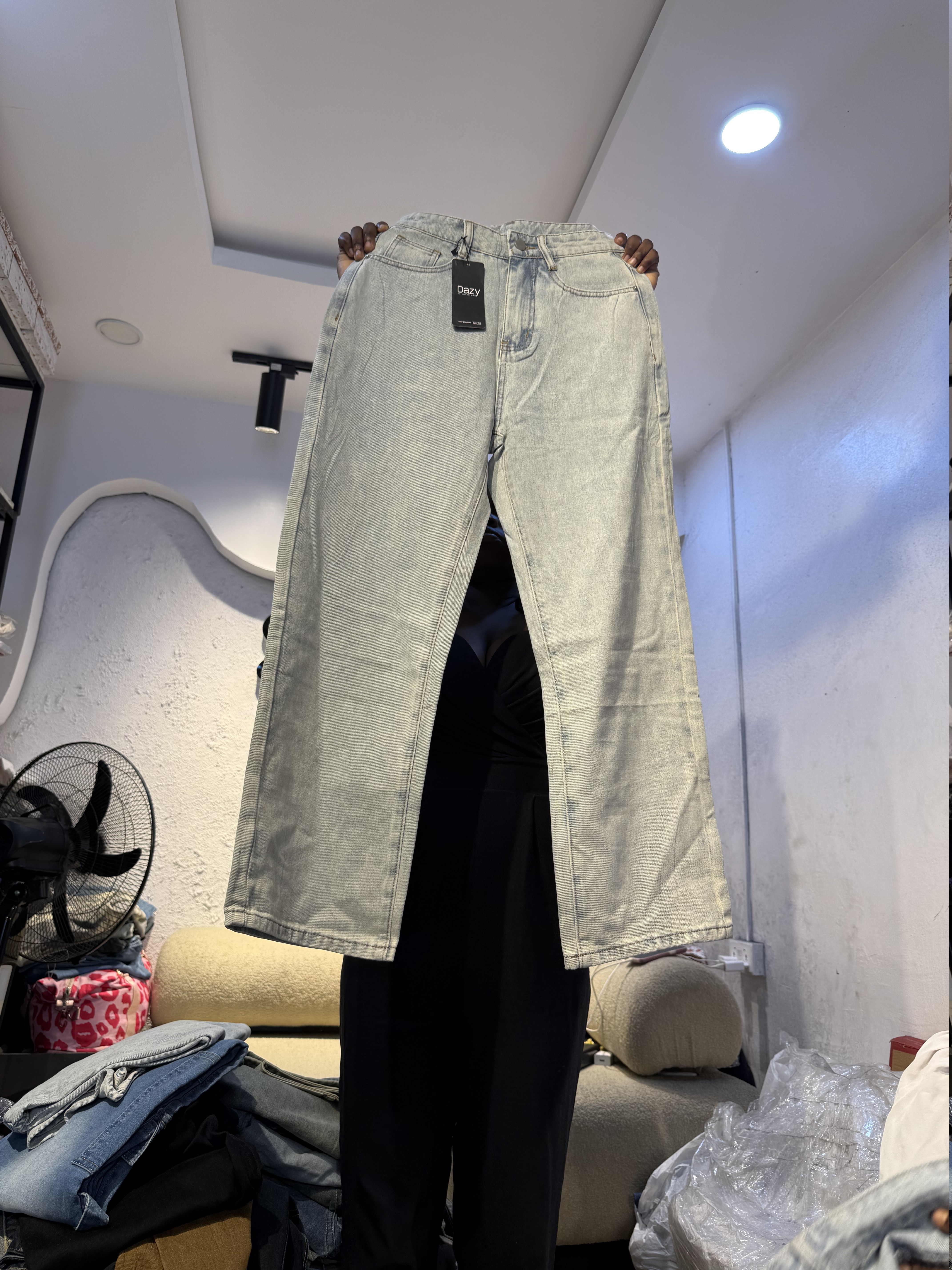 Waist 28