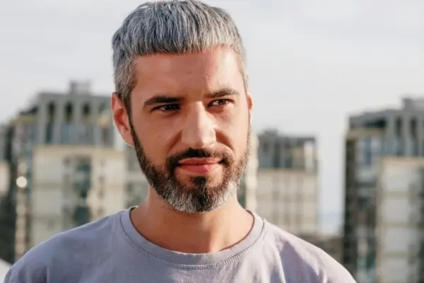 Mastering the Silver Look: A Modern Guide to Men’s Grey Hair Care