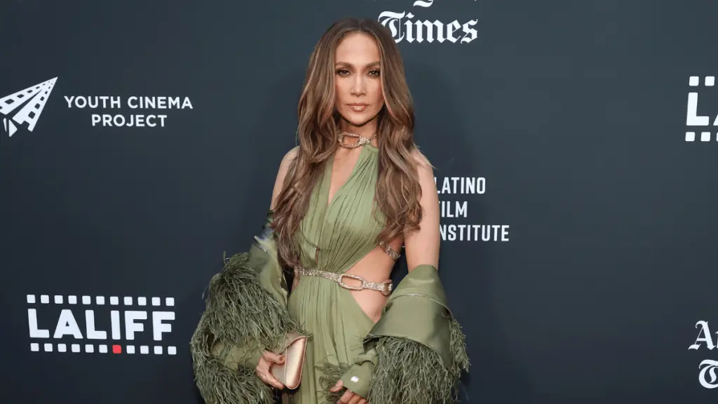 Jennifer Lopez's Chain-Held Dress Steals the Show