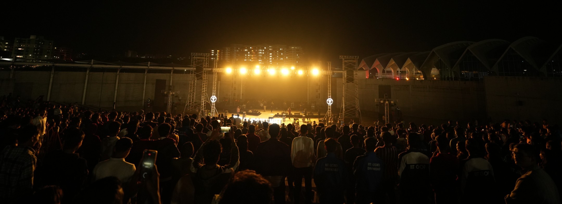 Pronites Crowd