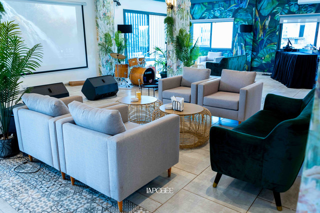 Lounge Bar