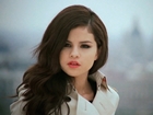 Selena-Gomez-Round-And-Round.jpg