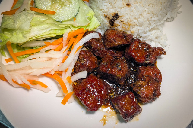 Saut-ed-Diced-Beef-with-Rice