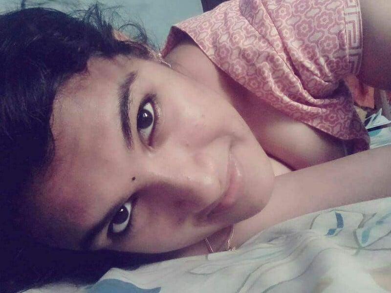 showing-slight-cleavage-while-lying.jpg