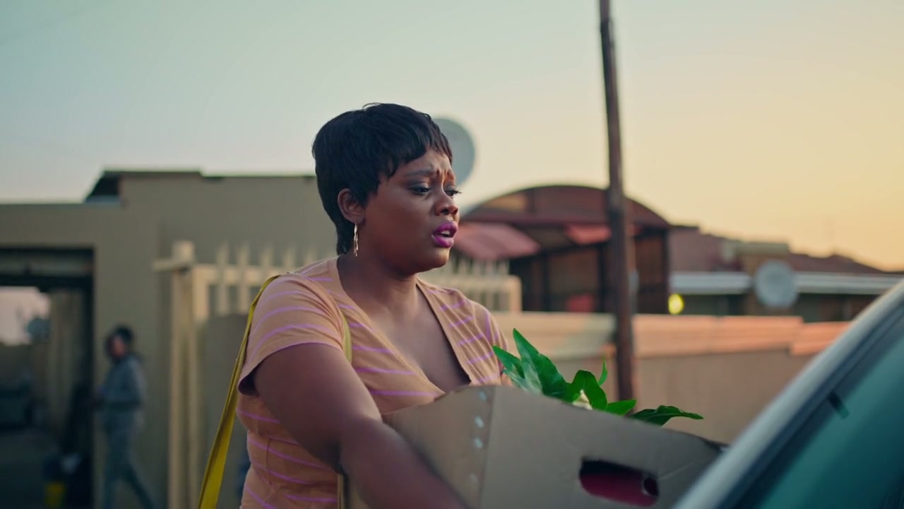 Real Estate Sisters Screenshot