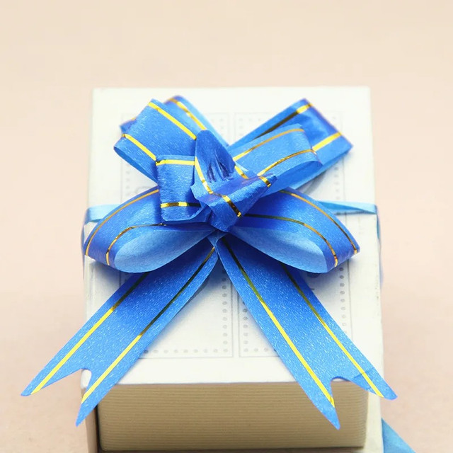 Pull Bow Ribbon Detail