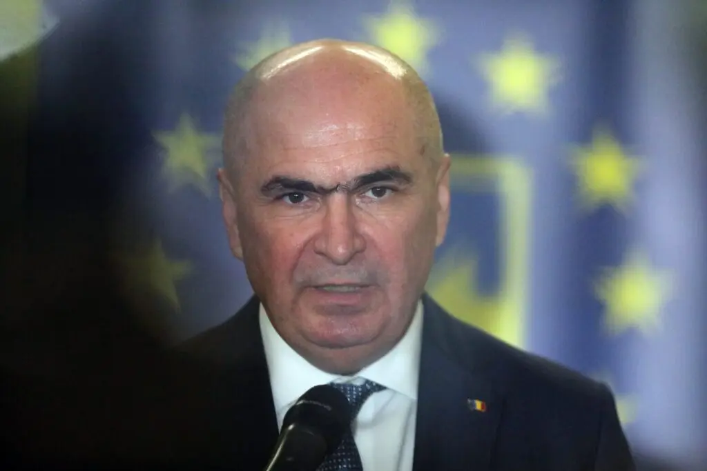 Bolojan ripostează lui Grindeanu: Adoptarea legilor din PNRR e vitală pentru România