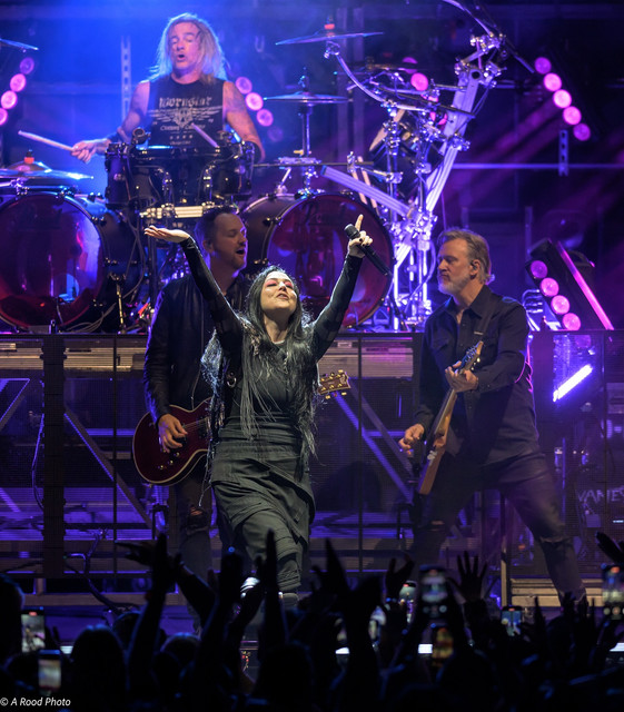 evanescence-001.jpg