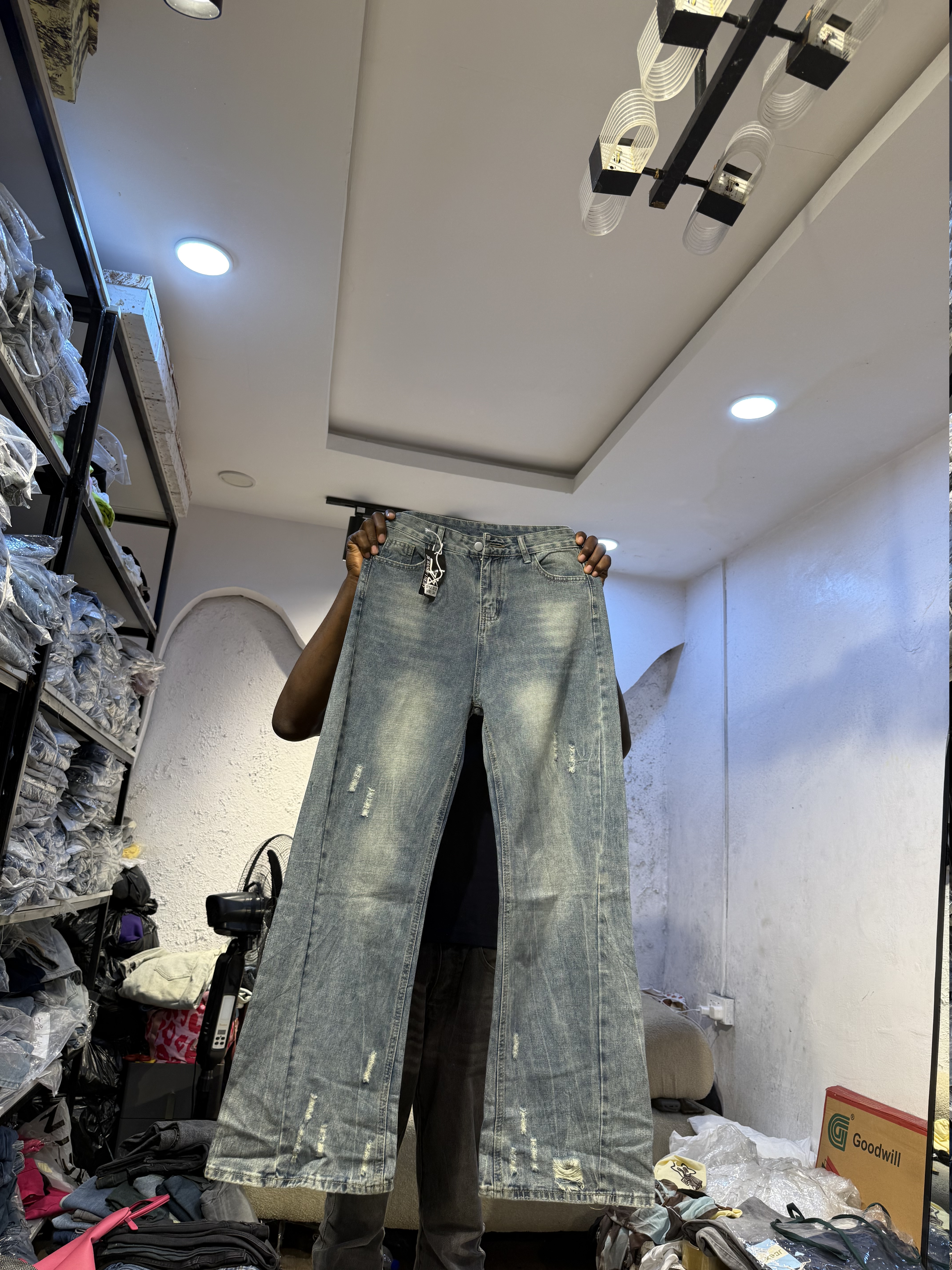 Waist 32