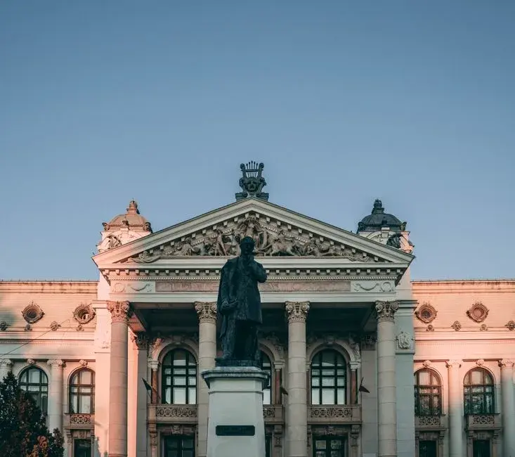 Lumini mai slabe, economii mai mari, siguranță menținută
