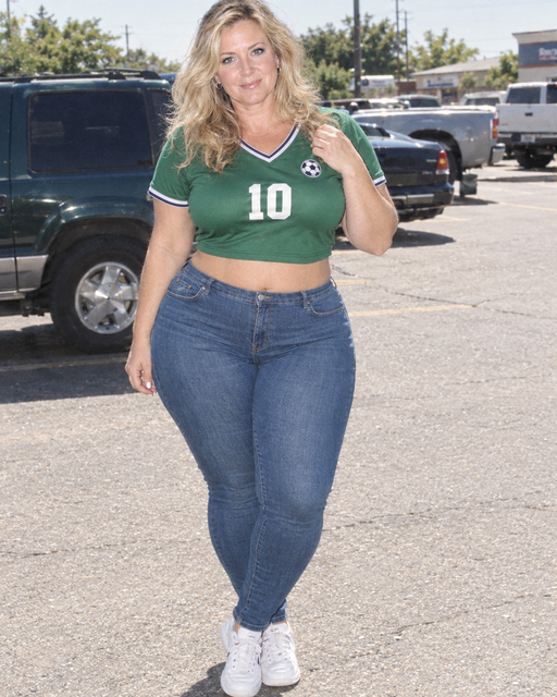 Courtney Dean photo