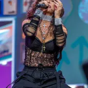shania-limerickireland070726-pro12