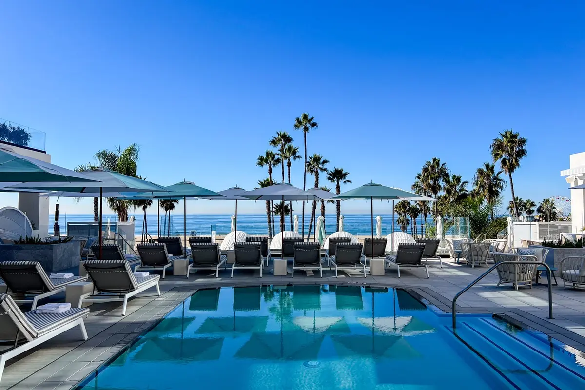 Shoulder Season Hotel Deals Offer Travel Perks