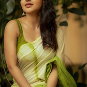 Iswarya-Menon-25