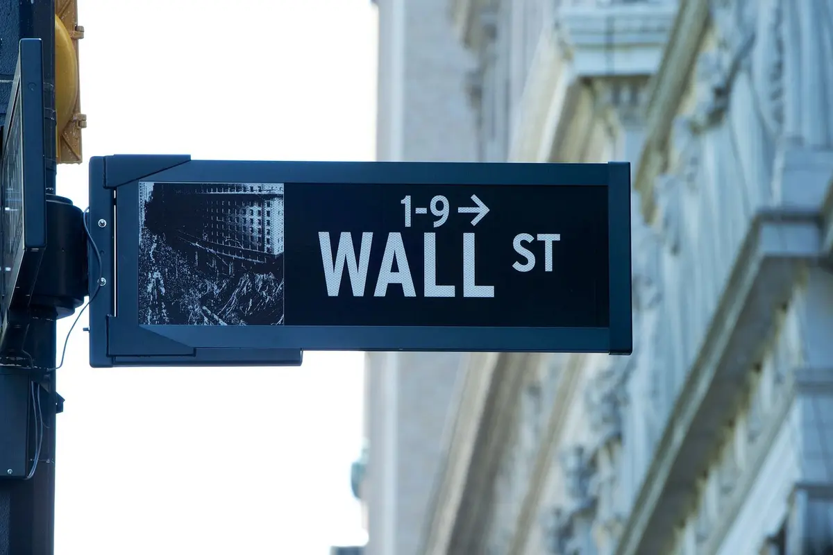 Crypto Public Offerings Face Delays Amidst Market Shifts