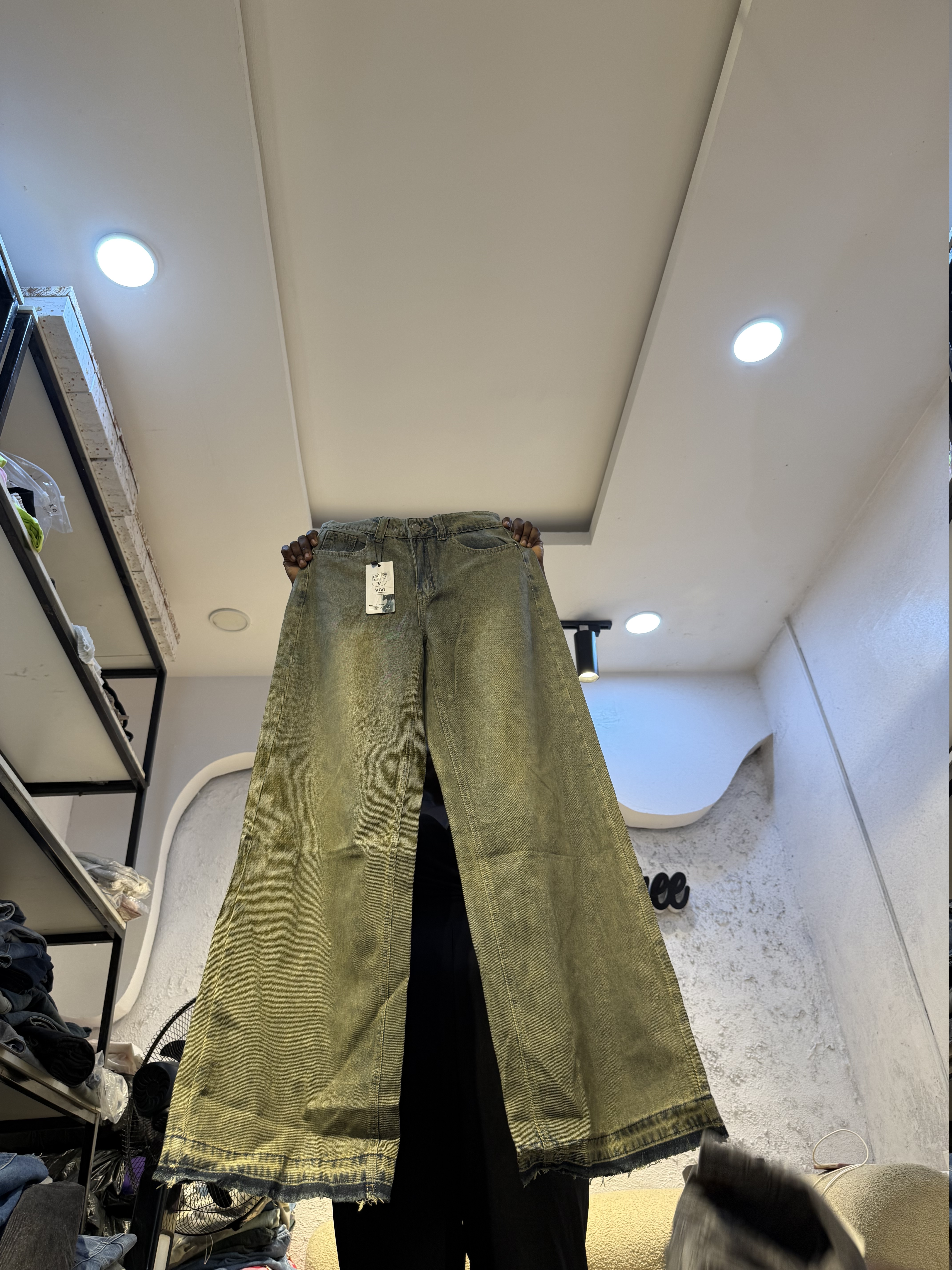 Waist 28