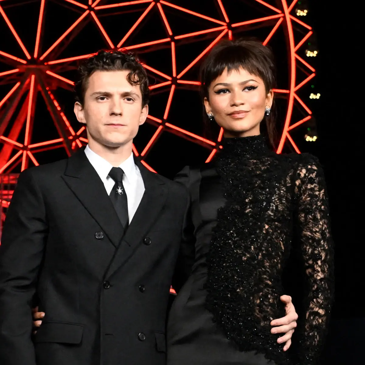 Tom Holland o numește pe Zendaya „soția mea” în public