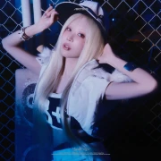 kim lip loona 1409393