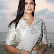 Mrunal-Thakur-4
