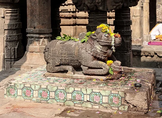 Mamleshwar Temple Nandi.webp