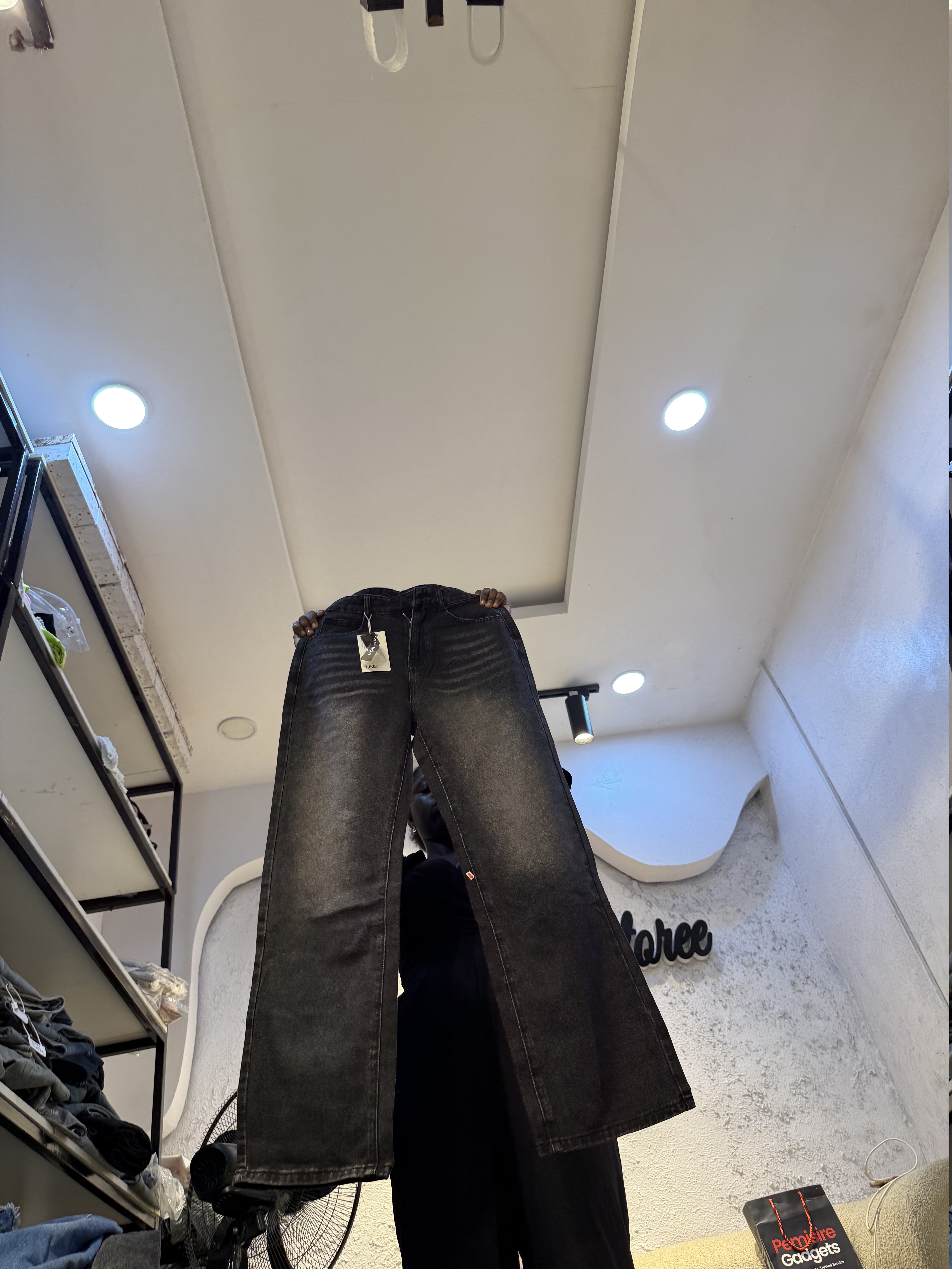 Waist 28