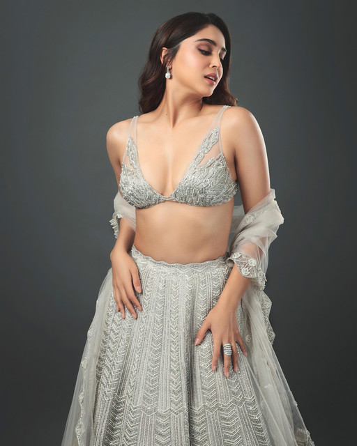 Sharvari-Wagh-19