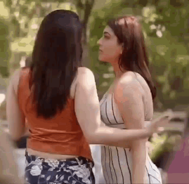 [Image: kajal-agarwal-boobs-press-1.gif]