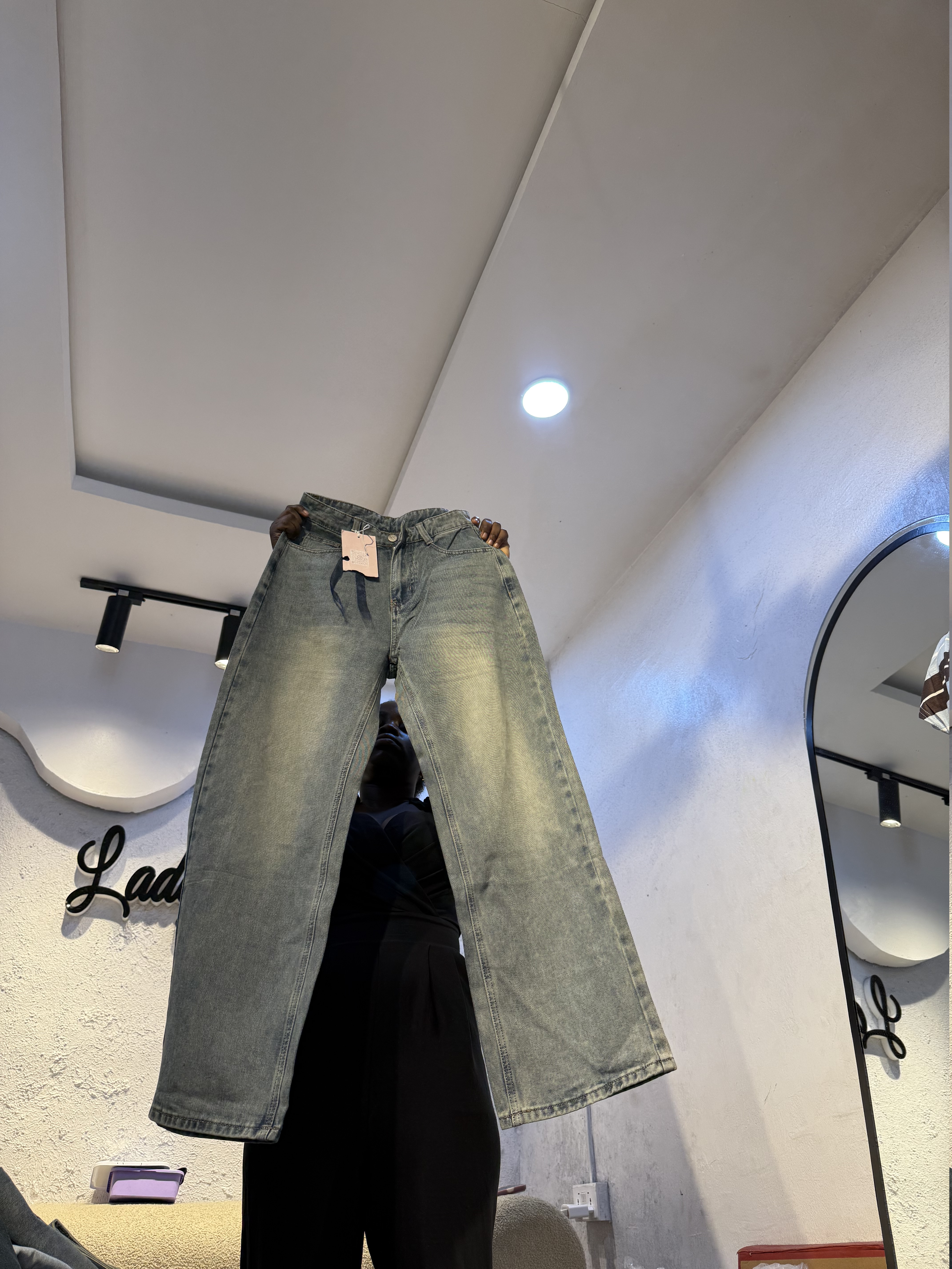 Waist 28