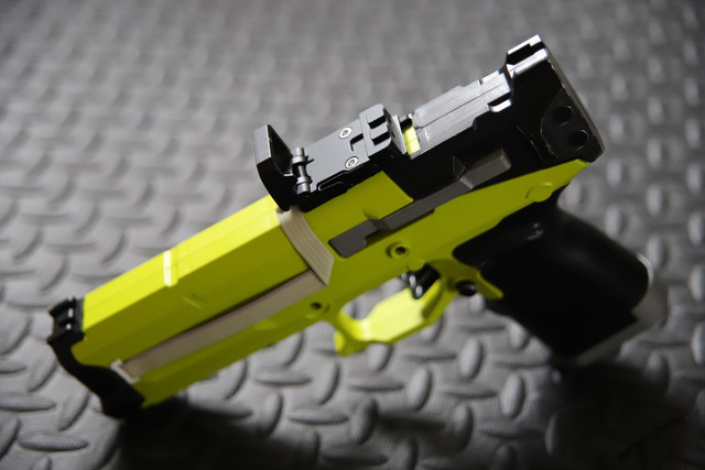 Cyberpunk Pistol (16)