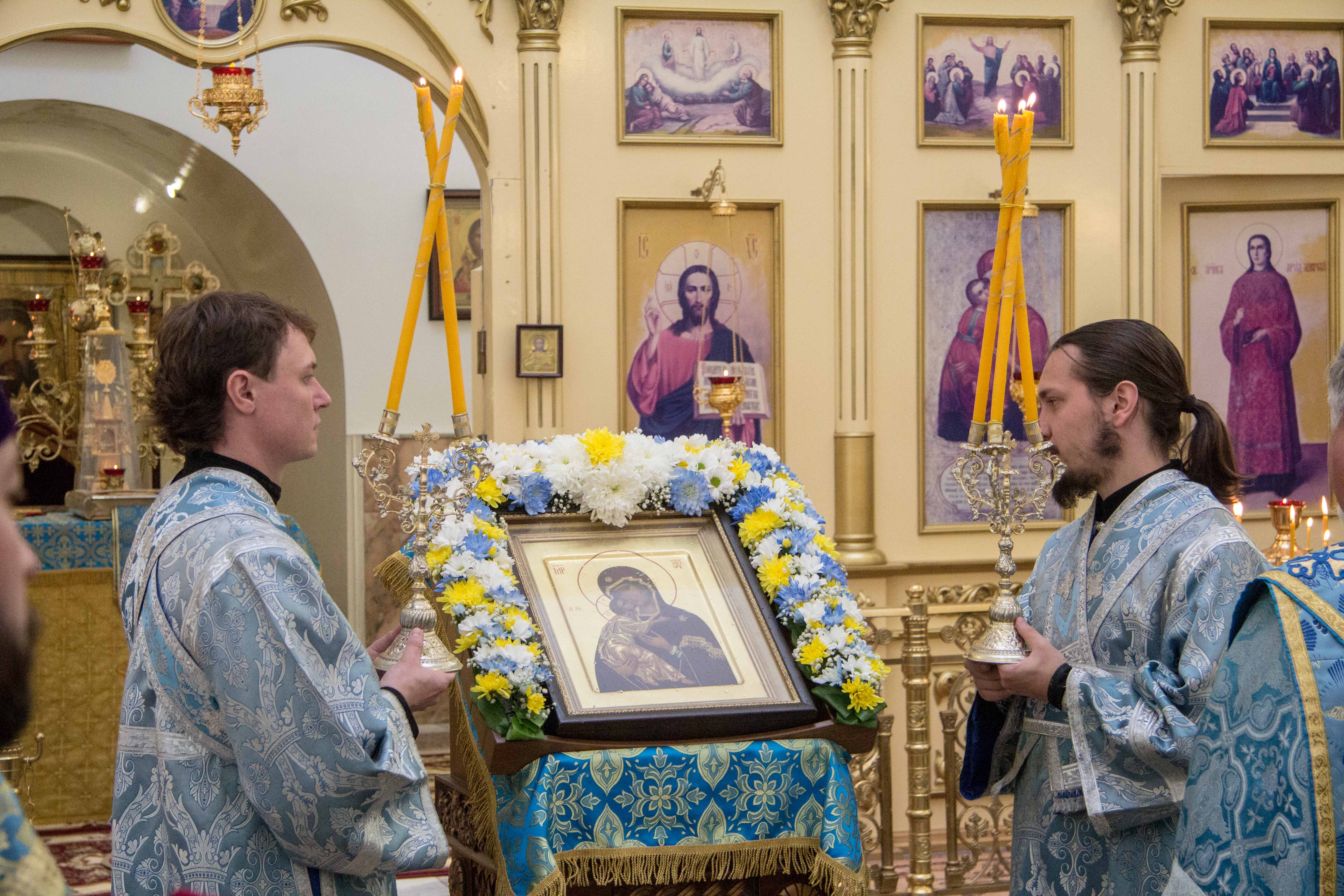 церковь северск. храм в северске какой иконе. северск настоятель. протоиерей дионисий степанов северск. северск храм владимирской иконы божьей матери.