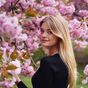 Willow-Hand-5