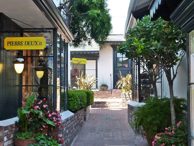 4838784177-9fe474530b-b
