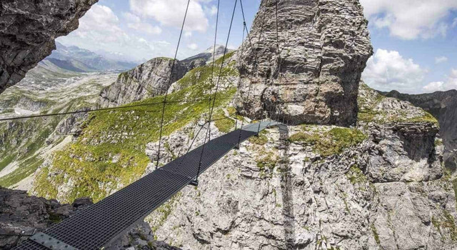 https://i.ibb.co/dGT5jd8/pont-relais-2.jpg