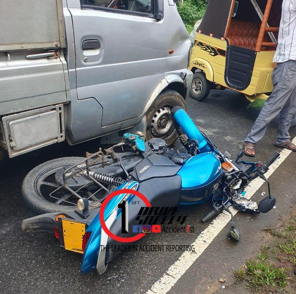 A lorry parked on a steep stretch of road runs forward after its handbrake goes off and collides with an oncoming three-wheeler and a motorcycle.