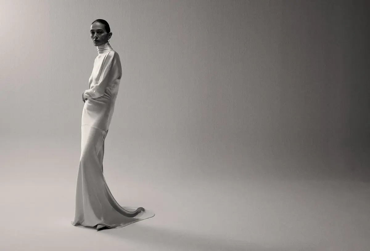 The Enduring Appeal of Simple Wedding Gowns