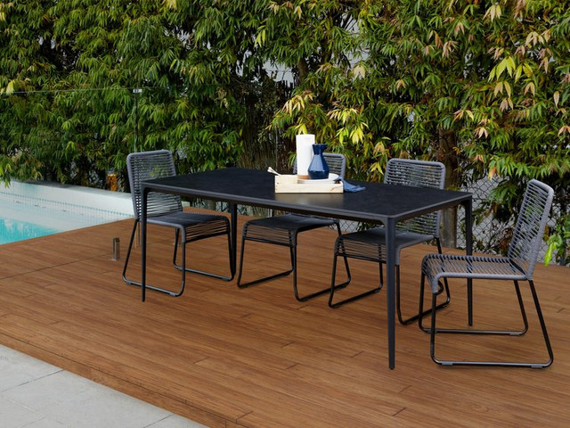 Magnate-dining-table