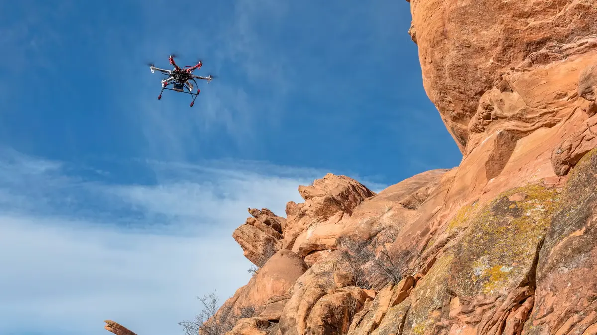 Tehnologia dronei salvează viați în munți: cum ajută salvarile în vremuri rele